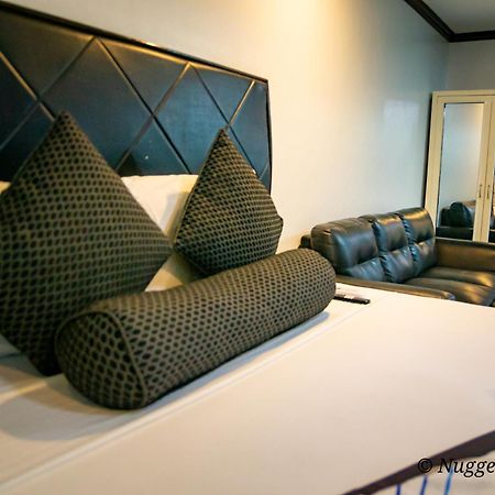 Grand Central Hotel Angeles Bagian luar foto