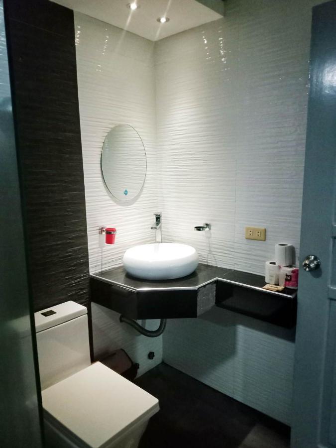 Grand Central Hotel Angeles Bagian luar foto