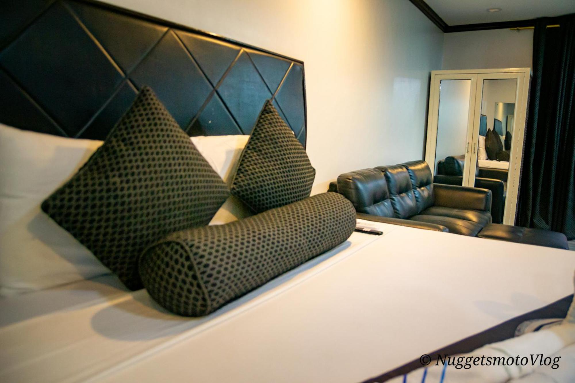 Grand Central Hotel Angeles Bagian luar foto